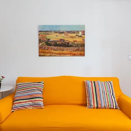 Comfortable Flat Near St. Peter S