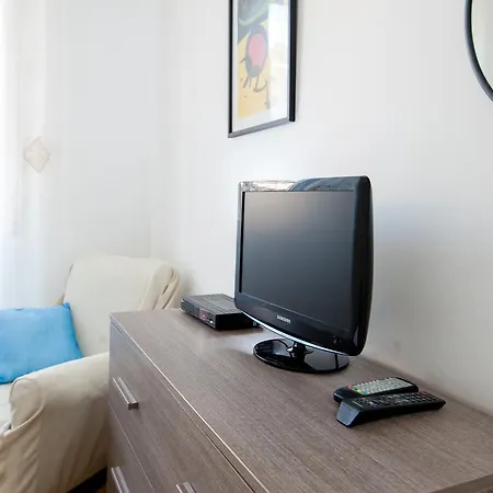 Comfortable Flat Near St. Peter S